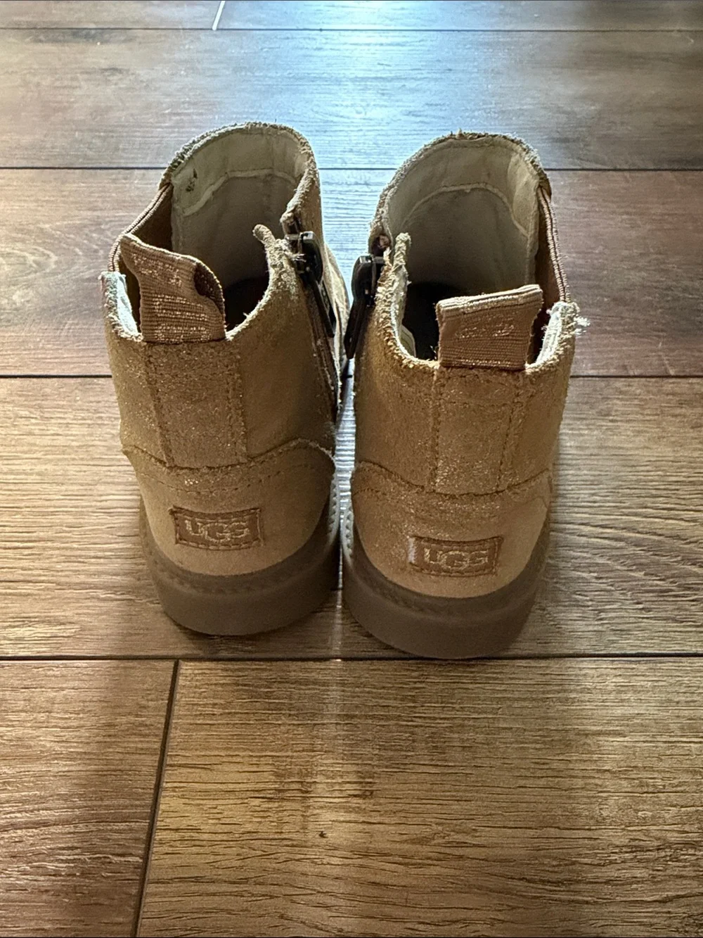 UGG Girls' Chelsea Boots in Metallic Tan